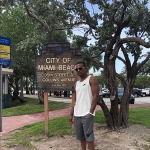 Meet your Posher, Larry